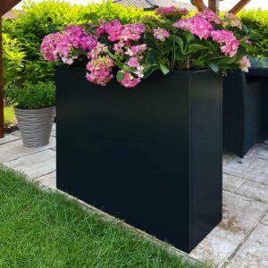 Design Blumentopf mit Selbstbewässerung