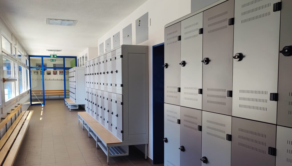 Customized checkroom lockers at the upper school Bichelsee-Balterswil